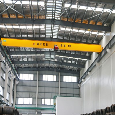 廠家生產(chǎn)工礦企業(yè)可用的智能起重機(jī)