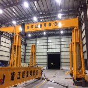 電控和機(jī)械對(duì)液壓門(mén)式起重機(jī)啃軌的影響