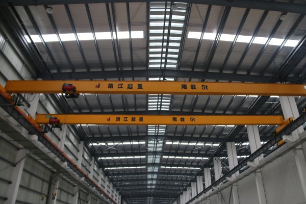 為何行車生產(chǎn)廠家推薦使用歐式起重機(jī)？